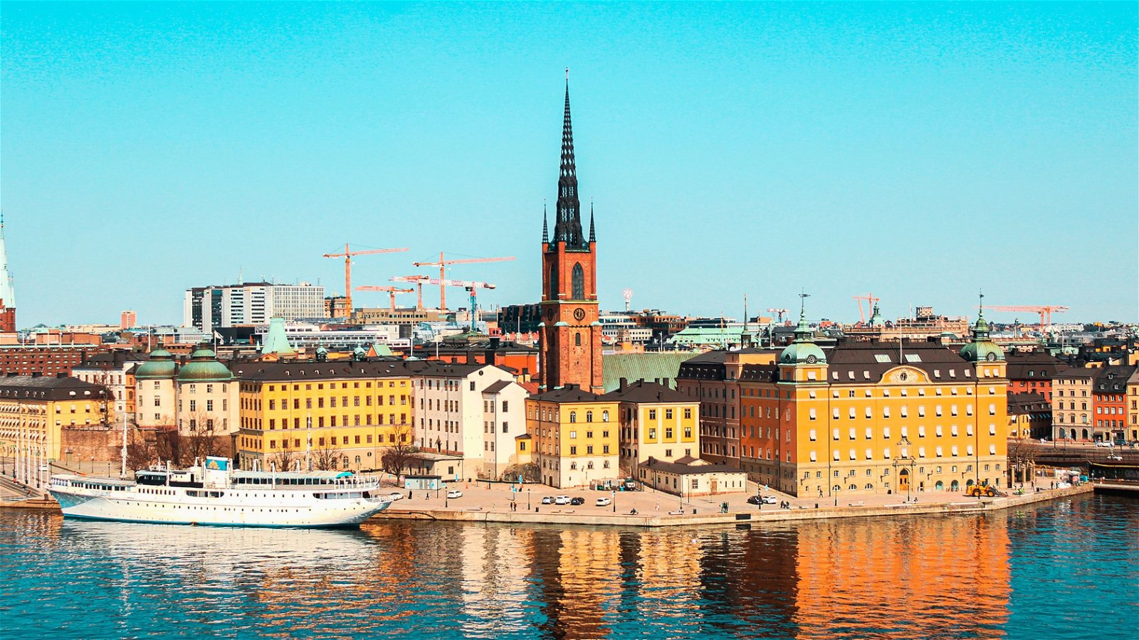 A fossil-independent transport sector: the lessons from Sweden’s 2030 strategy
