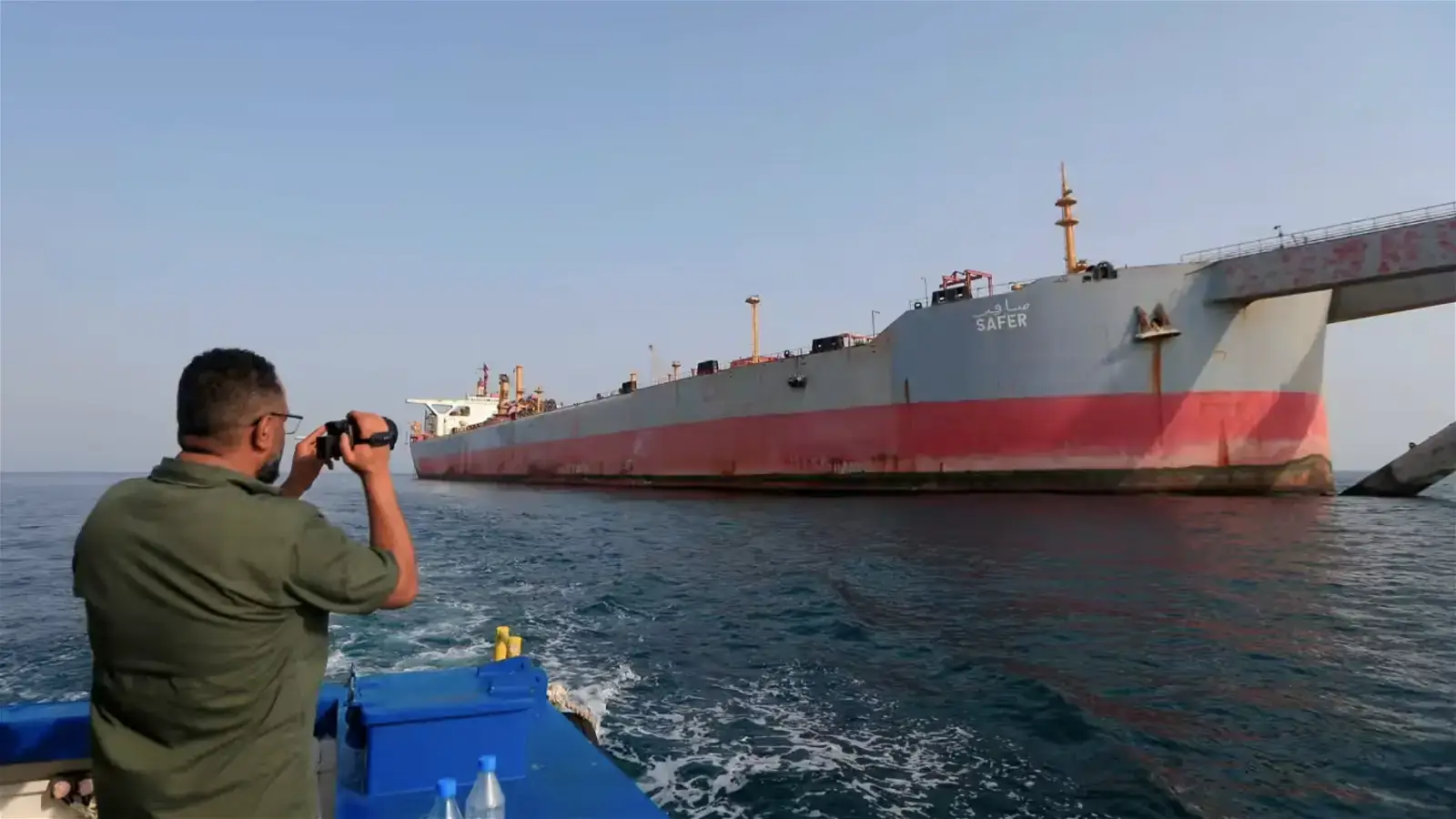 UN-led mission to start draining stricken oil tanker off Yemen