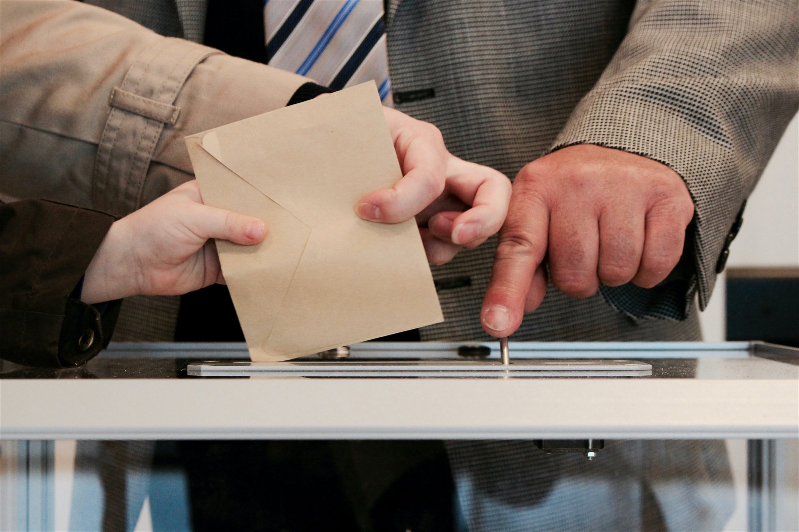 Image of a vote being cast