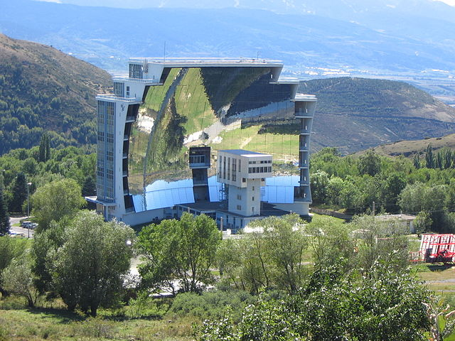 Figure 12: the solar furnace at Odeillo, Pyrénées-Orientales, south of France